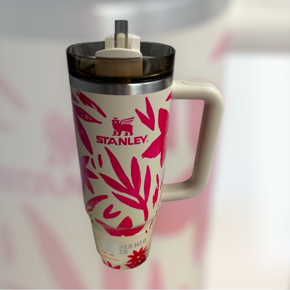 NIB sealed 30oz Stanley Resort Floral limited-edition Mother’s Day Quencher.